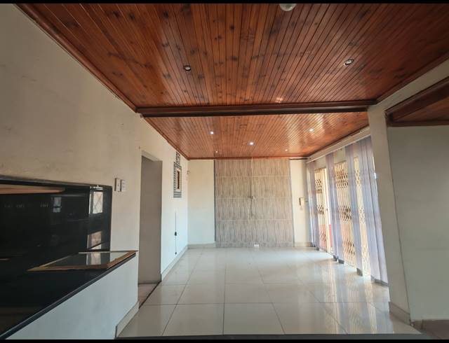 3 BEDROOM FREESTANDING FOR SALE IN WOODVIEW